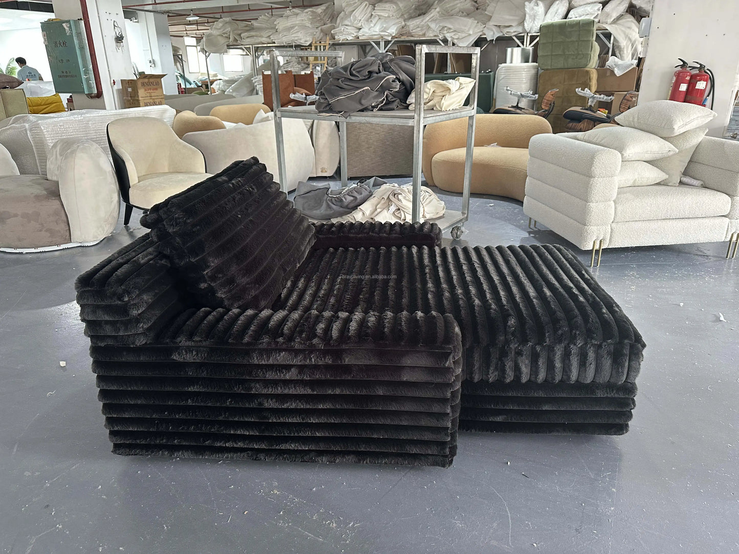 Sofa bed Leisure furniture Home interior design American sofa bed Comfortable design Fluffy material Villa home bed Studio sofa