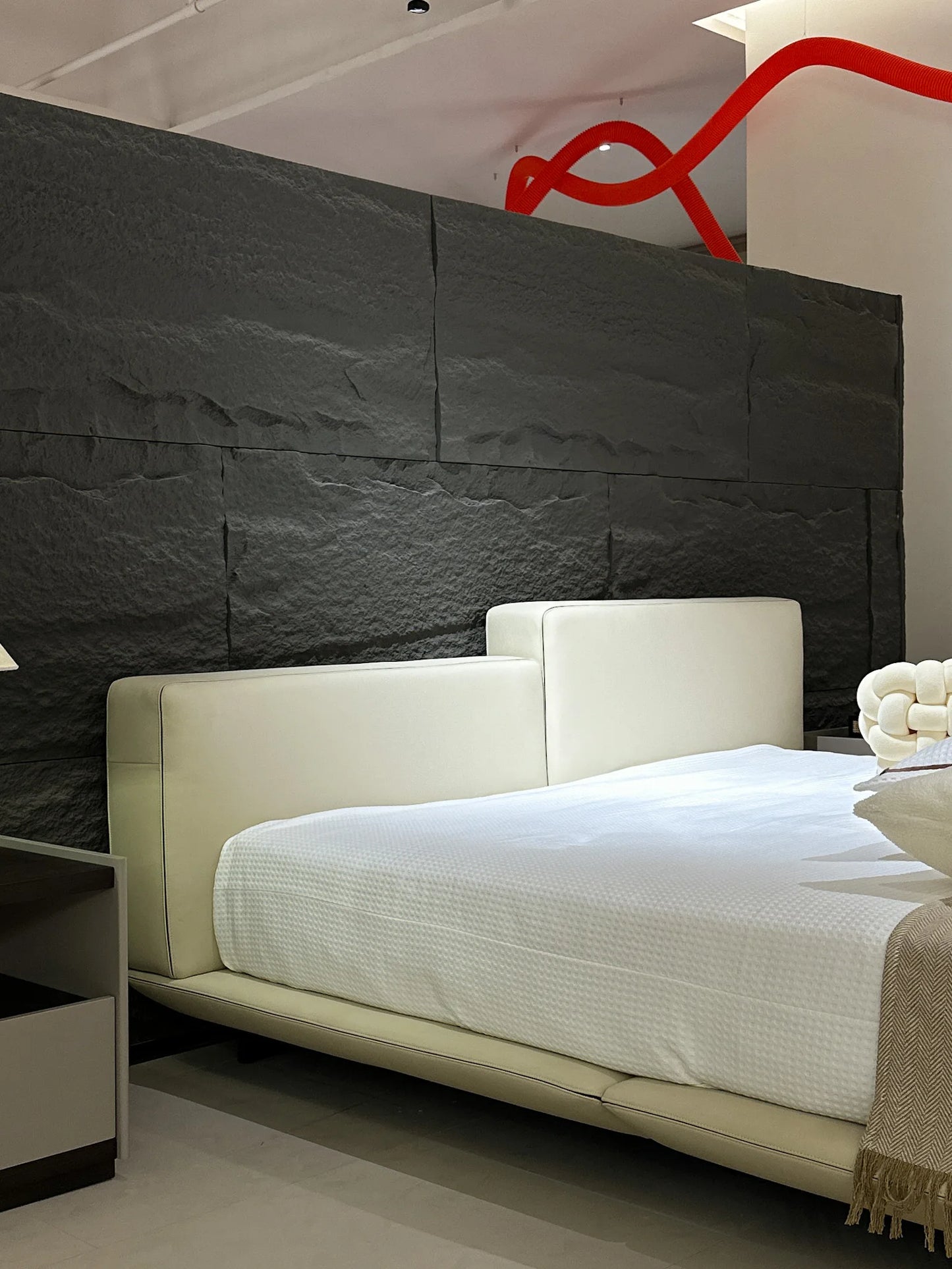 Comfortable Modern Italian Style Leather Double Bed Bedroom High Low Tofu Design Home Fabric Furniture