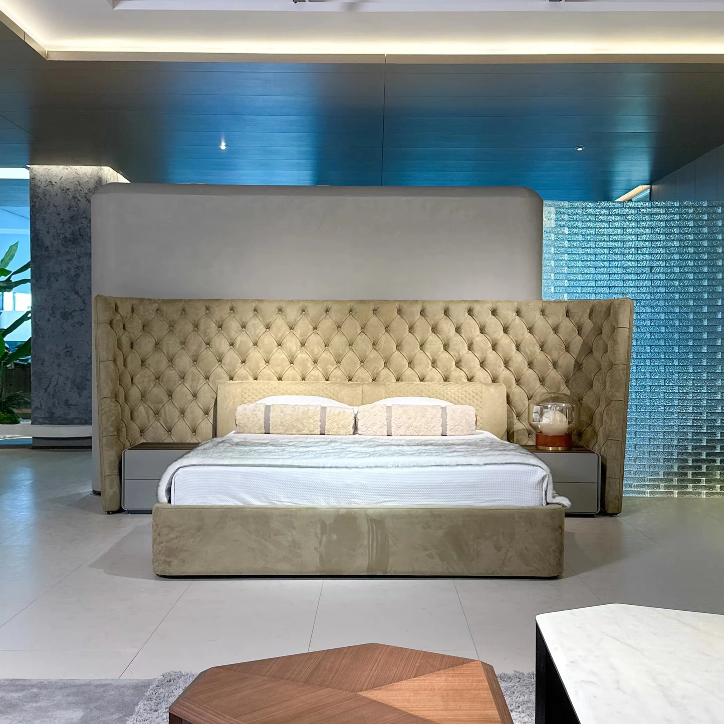 Italian Modern Designer Premium Leather Art Bedroom Furniture Lightweight Luxury Frosted Leather Master Bedroom King Bed