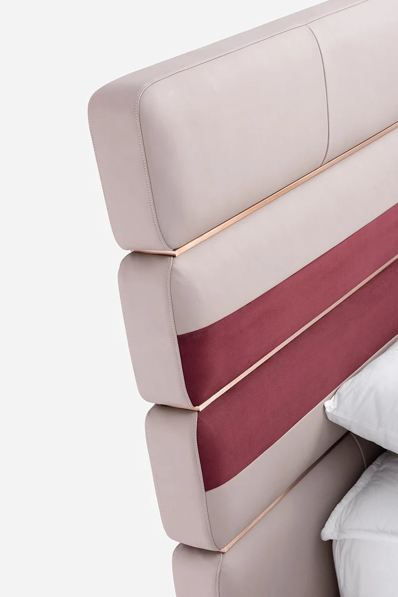 Modern Italian luxury style solid wood leather fabric king size bed soft and minimalist design, suitable for hotel or family bedroom furniture