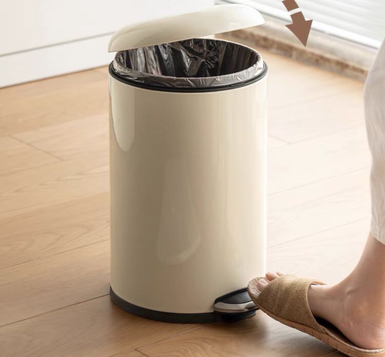 Modern Trash Bin