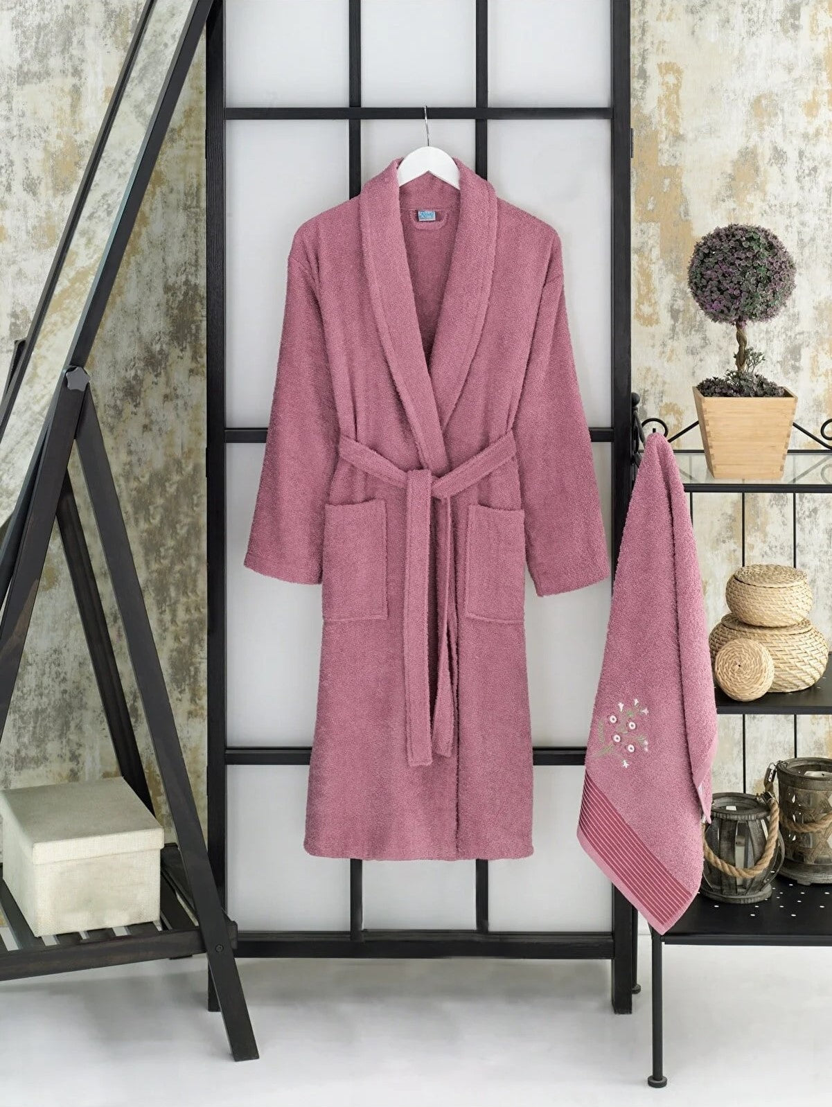 Embroidered Bathrobe Set