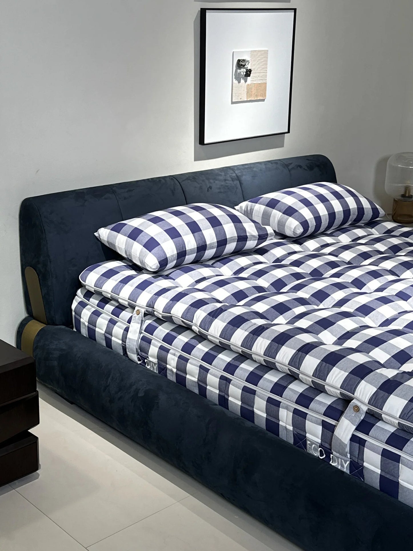 Simple Italian design luxury metal fabric leather sofa large special design bed linen cotton king soft bed