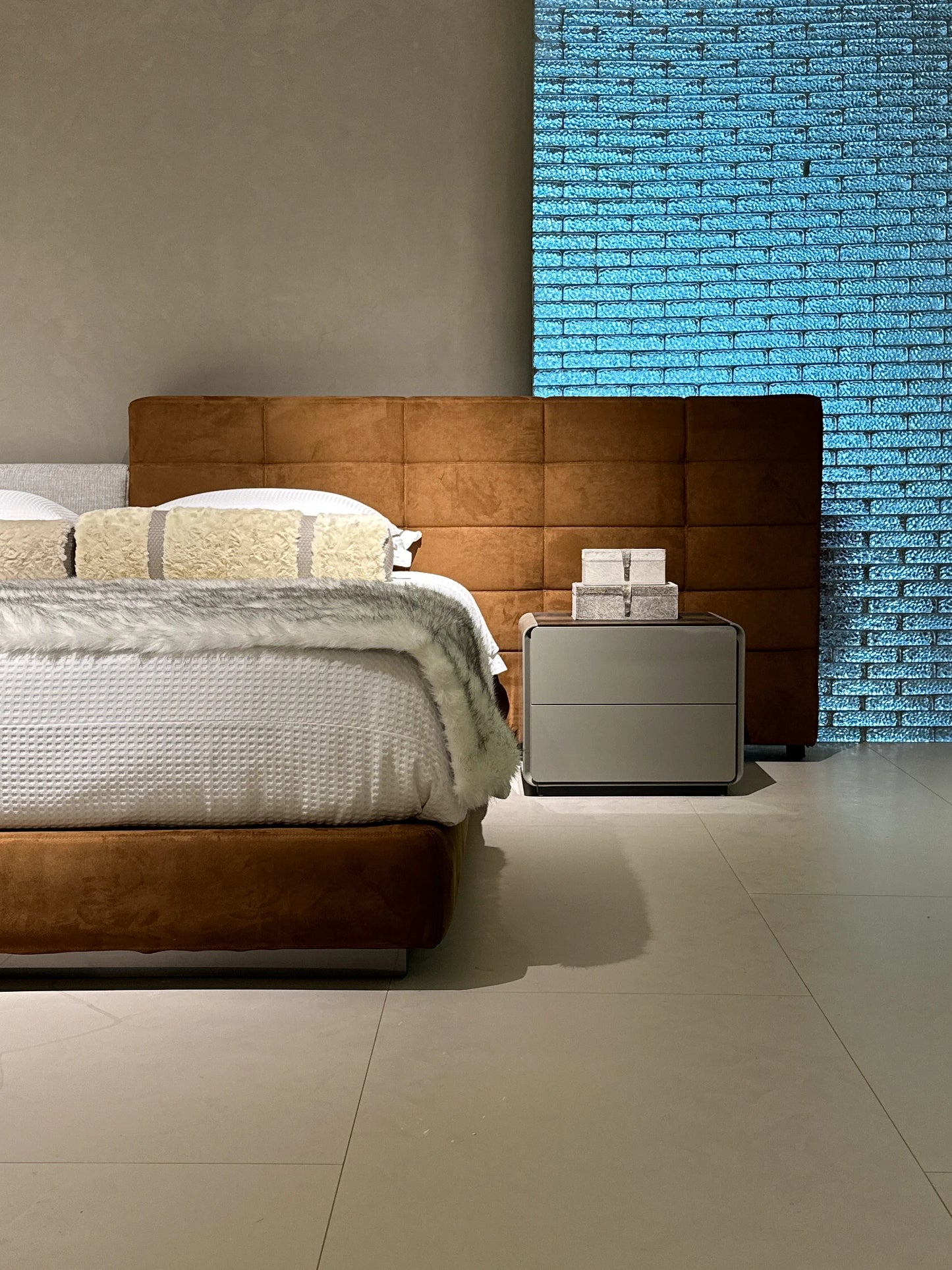 Exquisite Italian design luxury bed frame set Italian modern wooden king bedroom bed leather interior home