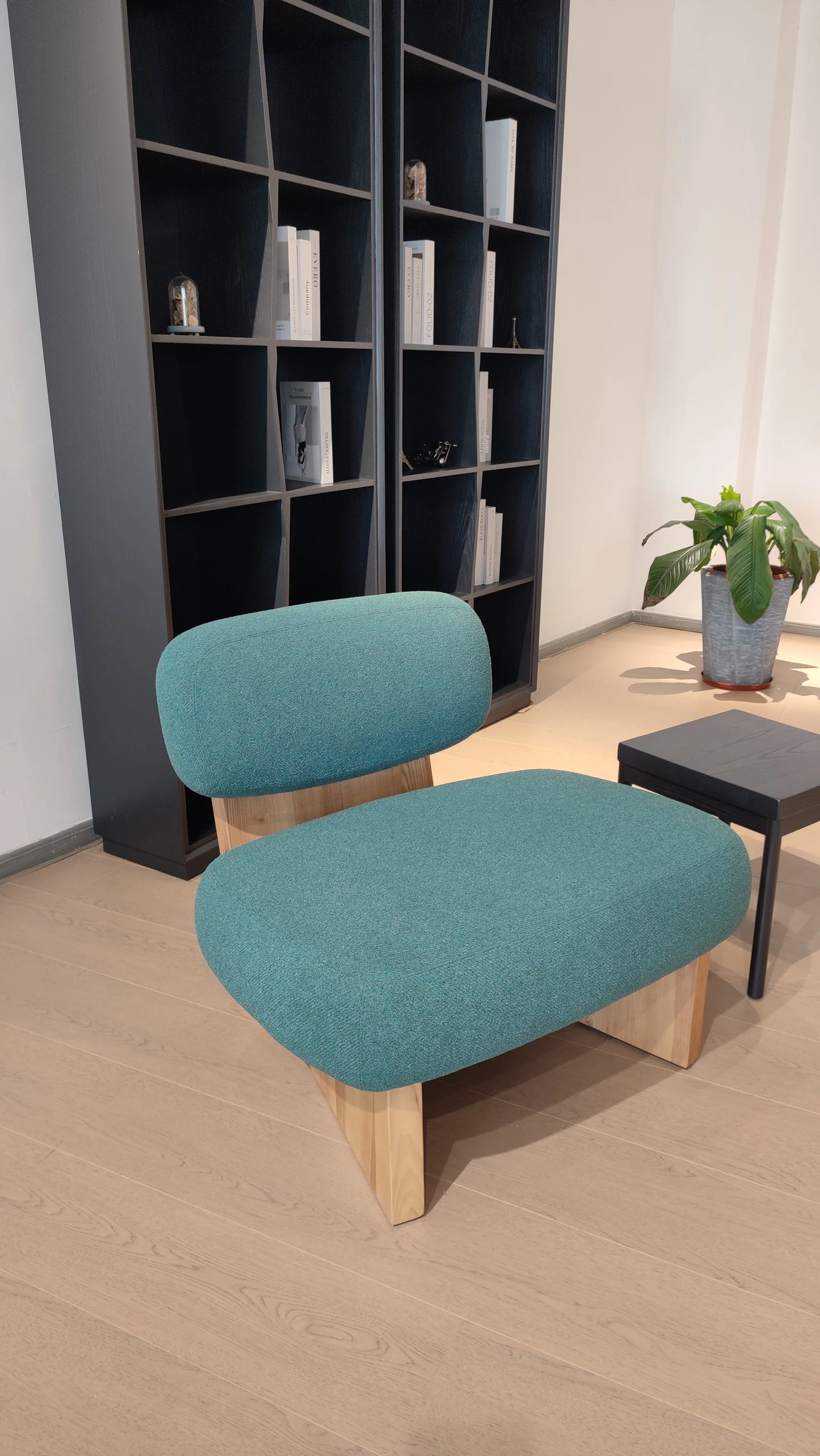 Nordic style home living room furniture villa gray wooden frame leisure seat apartment loft comfortable Japanese seat fabric chair
