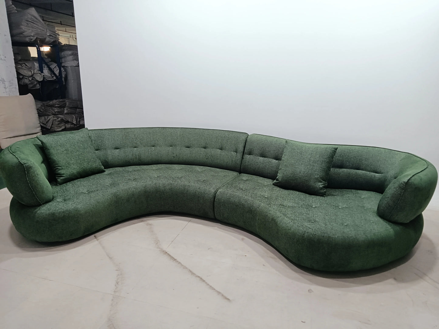 New design light luxury Italian living room curved sofa 3.9 meters large villa apartment green fabric moon sofa casual modern sofa