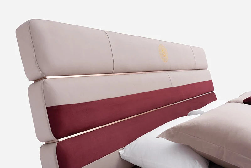 Modern Italian luxury style solid wood leather fabric king size bed soft and minimalist design, suitable for hotel or family bedroom furniture