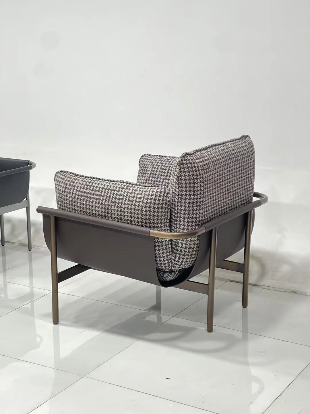 New Modern Stainless Steel Frame Saddle Leather Italian Home Furniture Fabric Casual Seat Apartment Hotel Armchair