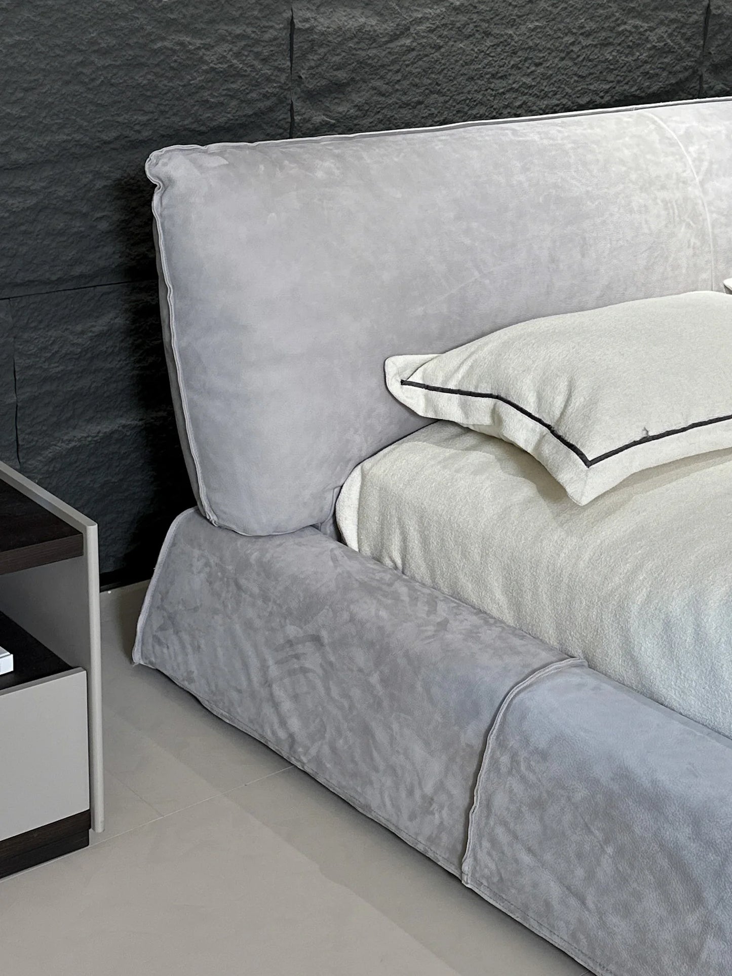 Customizable Modern Design Storage Bed Relaxing Grey Velvet Fabric Italian Style Wood Frame Leather Double Bed Multifunctional