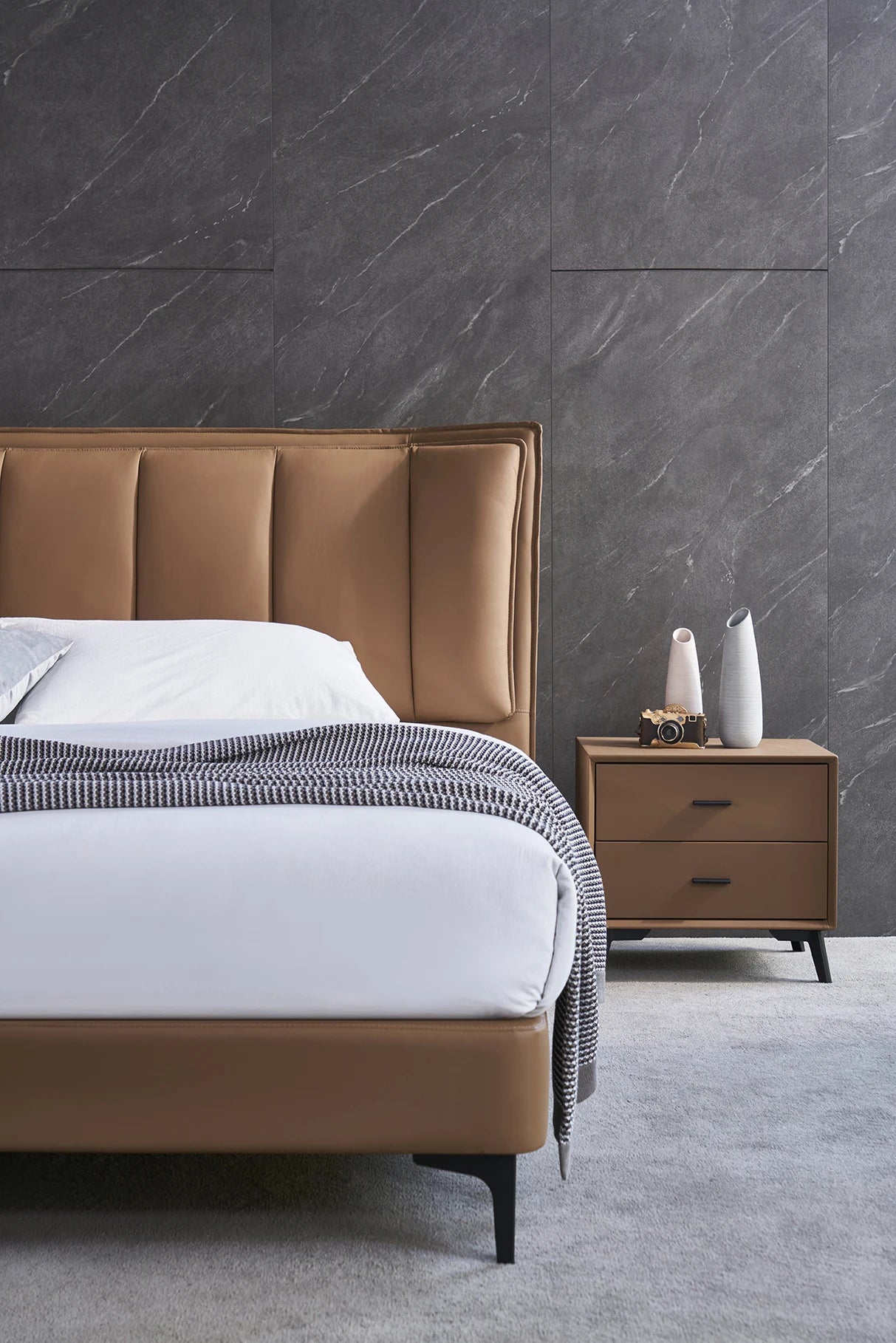 Five start hotel project microfiber leather bedroom furniture villa king size Italian design modern home bed