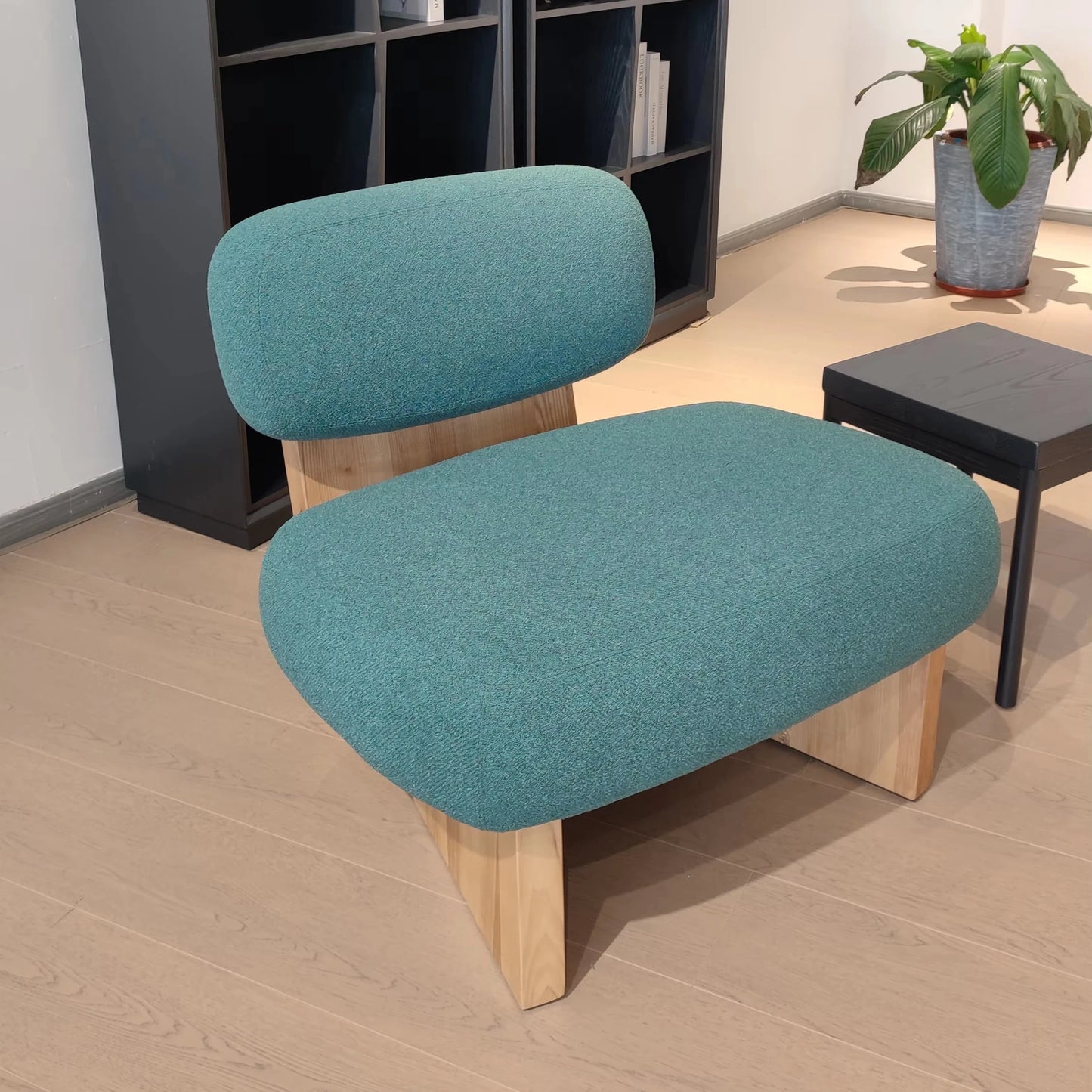 Nordic style home living room furniture villa gray wooden frame leisure seat apartment loft comfortable Japanese seat fabric chair