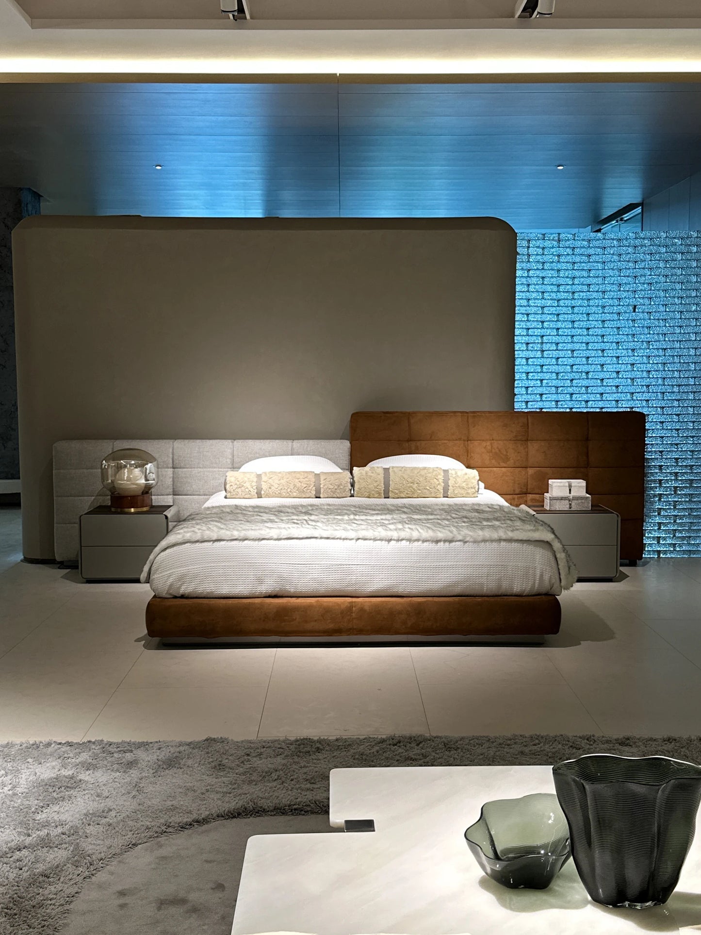 Exquisite Italian design luxury bed frame set Italian modern wooden king bedroom bed leather interior home