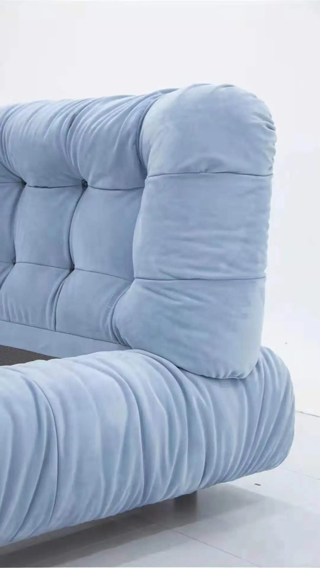Italian Modern Double Bean Bed Fluffy Comfortable Simple Interior Villa Bedroom Cream Cloudy Room King Leather Bed