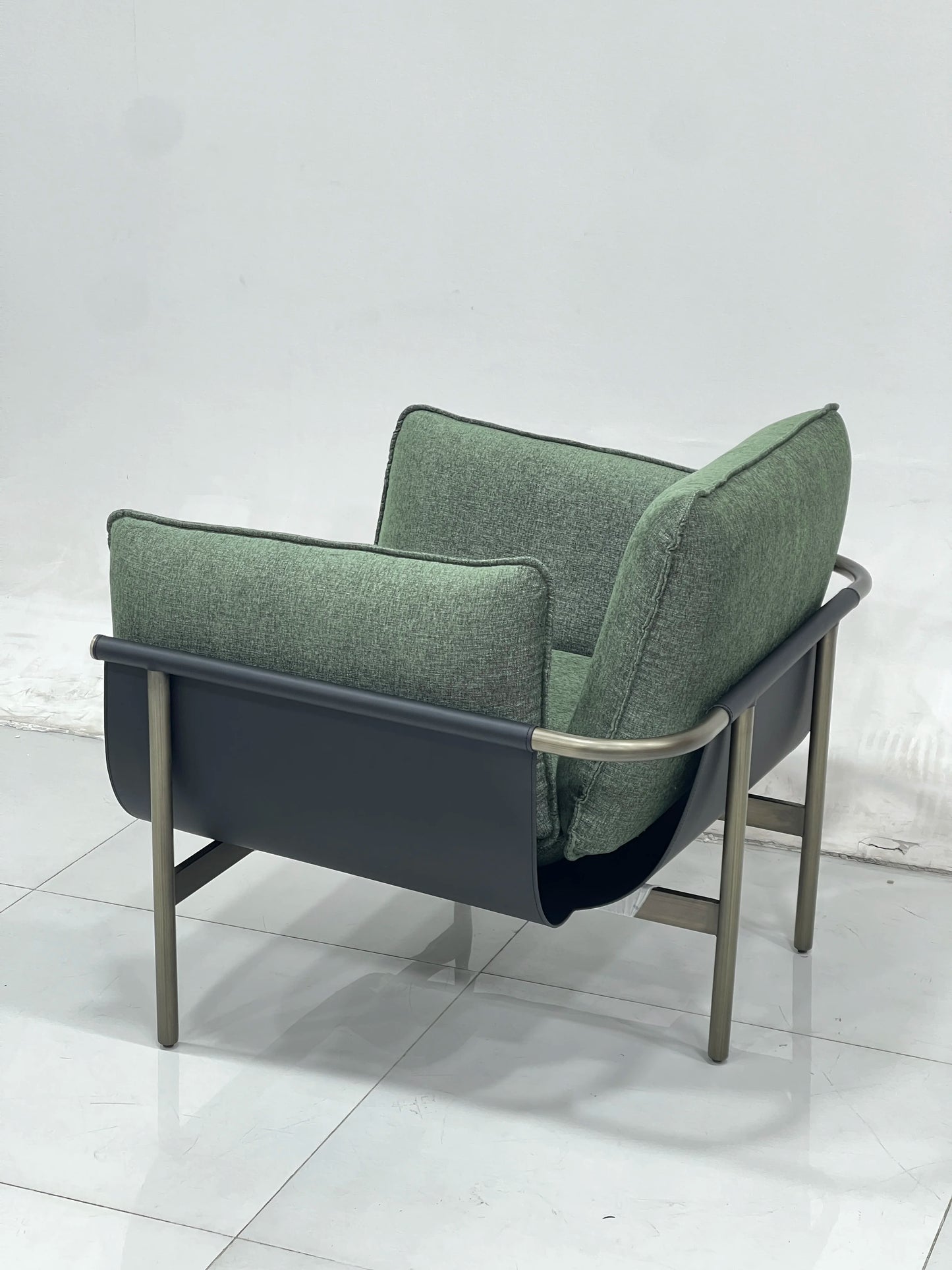 New Modern Stainless Steel Frame Saddle Leather Italian Home Furniture Fabric Casual Seat Apartment Hotel Armchair