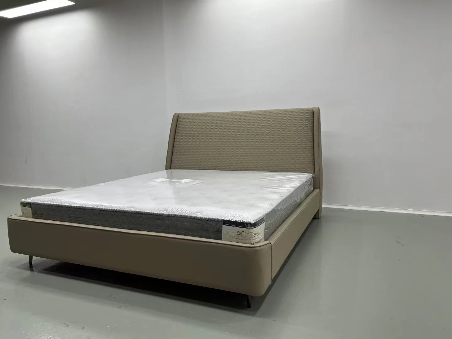 Italian designer double 1.5m and 1.8m queen and king size cork modern minimalist luxury bed master bedroom wedding bed