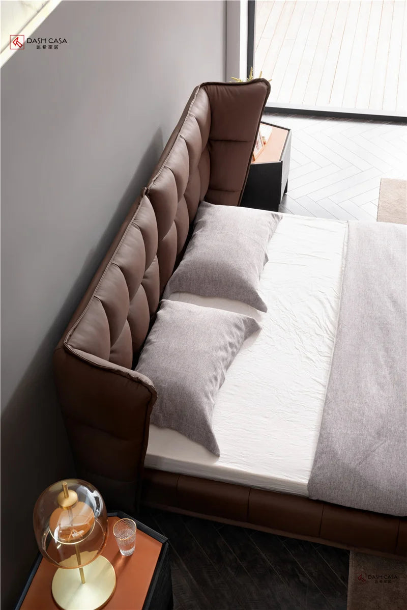 Italian queen bedroom furniture soft bed solid wood frame microfiber material villa home interior design bedding set