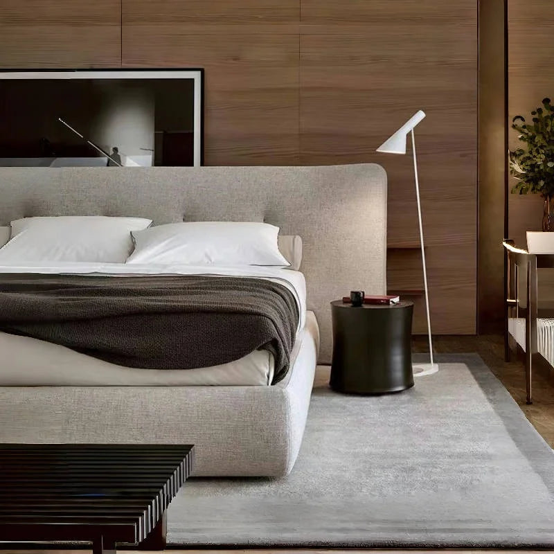 Italian designer 1.8 meters double bed light luxury simple soft modern Italian style master bedroom wide back bed