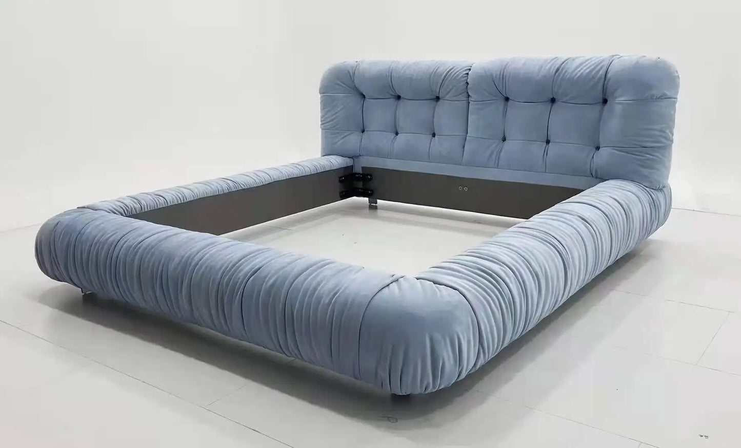 Italian Modern Double Bean Bed Fluffy Comfortable Simple Interior Villa Bedroom Cream Cloudy Room King Leather Bed