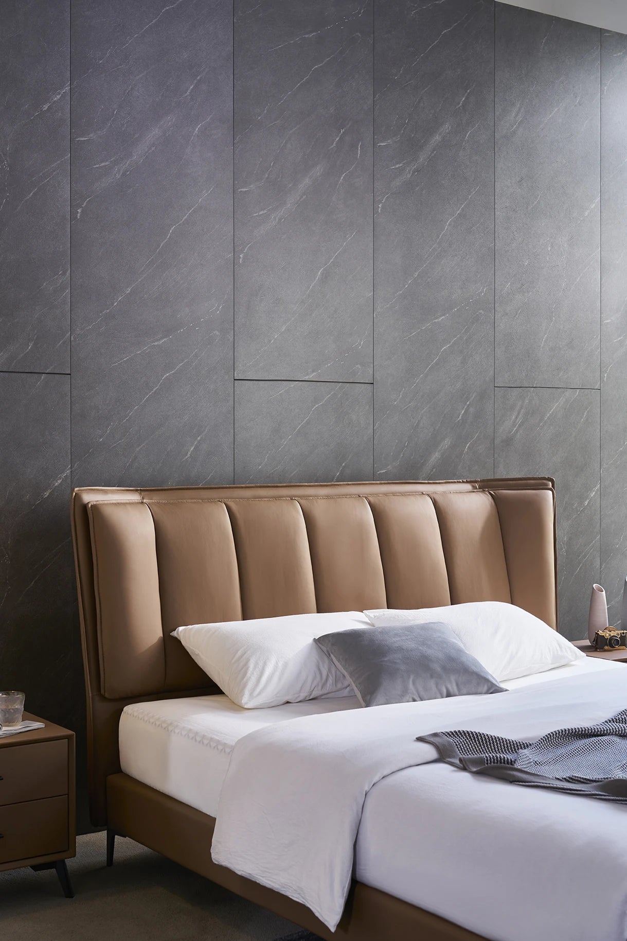 Five start hotel project microfiber leather bedroom furniture villa king size Italian design modern home bed