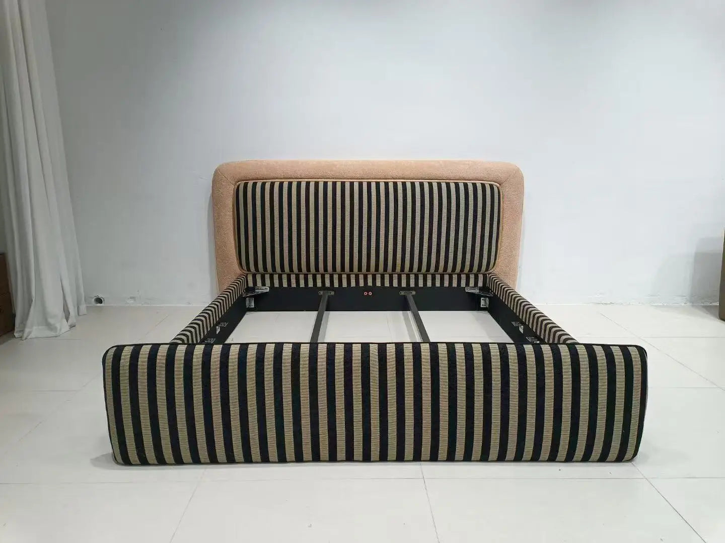 1.8 meters double bed Italian minimalist design soft cotton and linen fabric modern master bedroom villa king bed