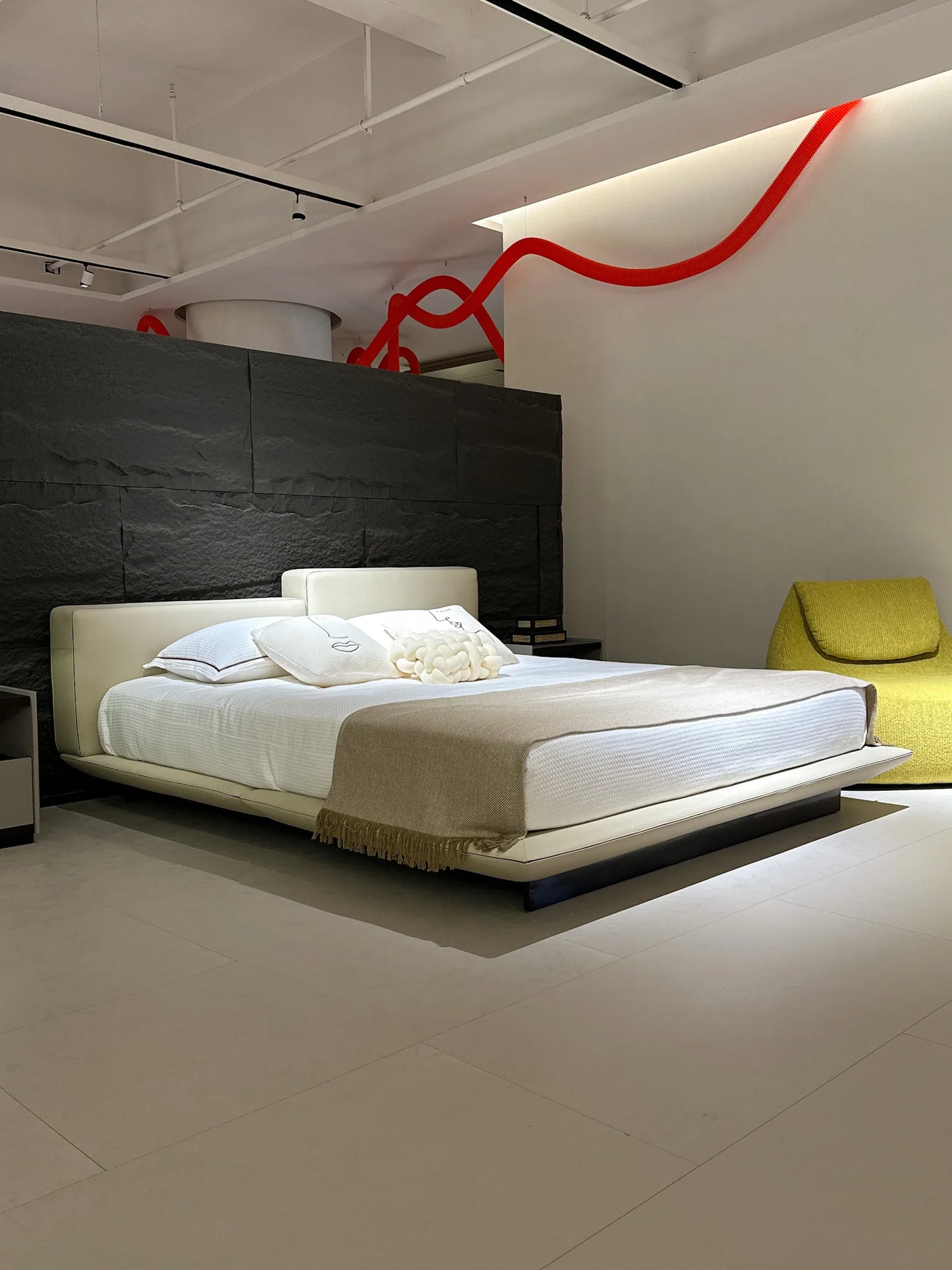 Comfortable Modern Italian Style Leather Double Bed Bedroom High Low Tofu Design Home Fabric Furniture