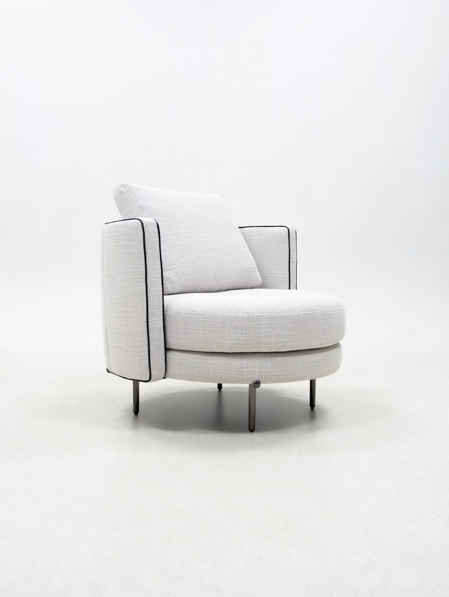 Modern grey fabric lounge chair High-quality wooden armchair with recliner single sofa, suitable for living room or villa leisure style