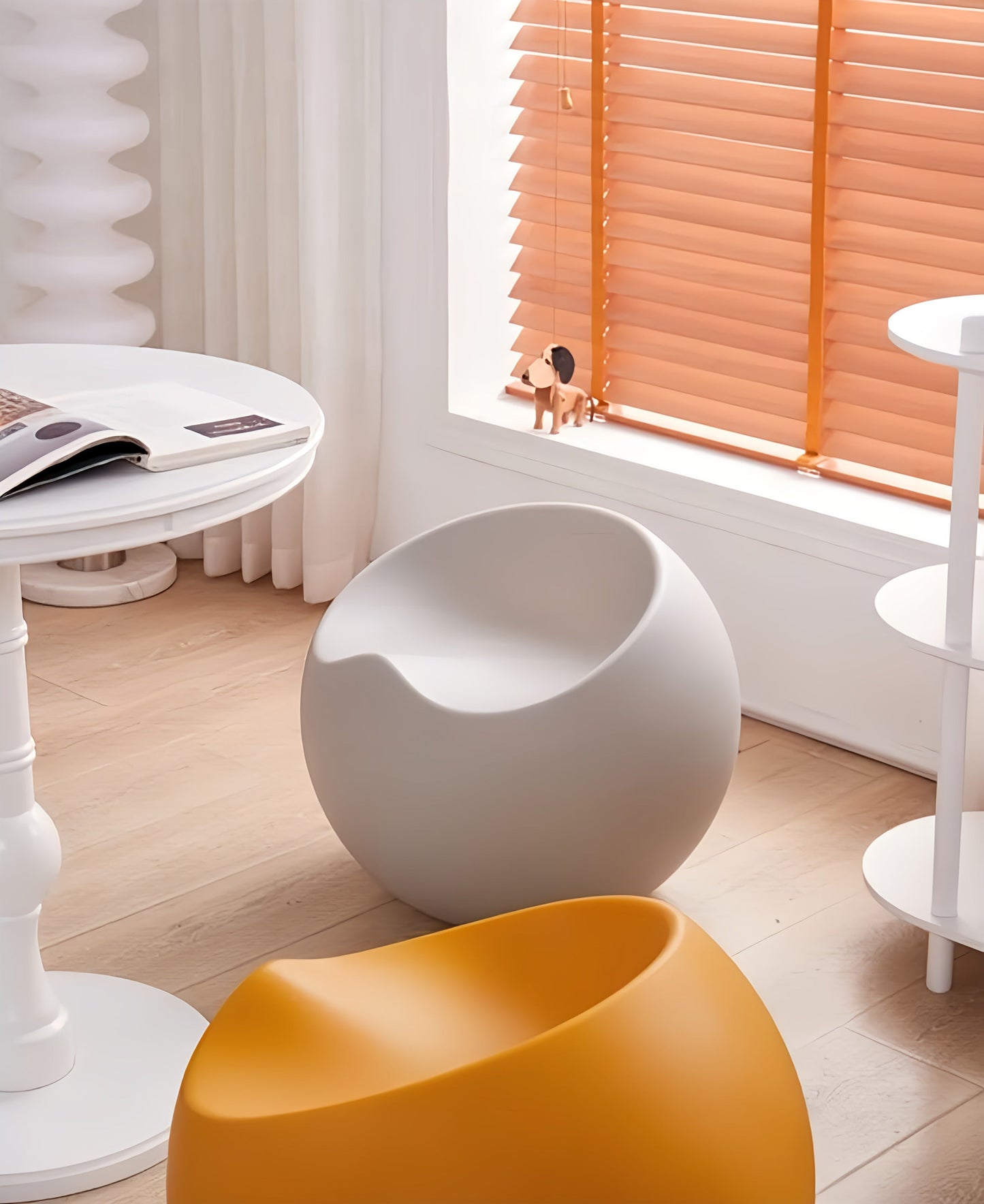 Unique Tabouret