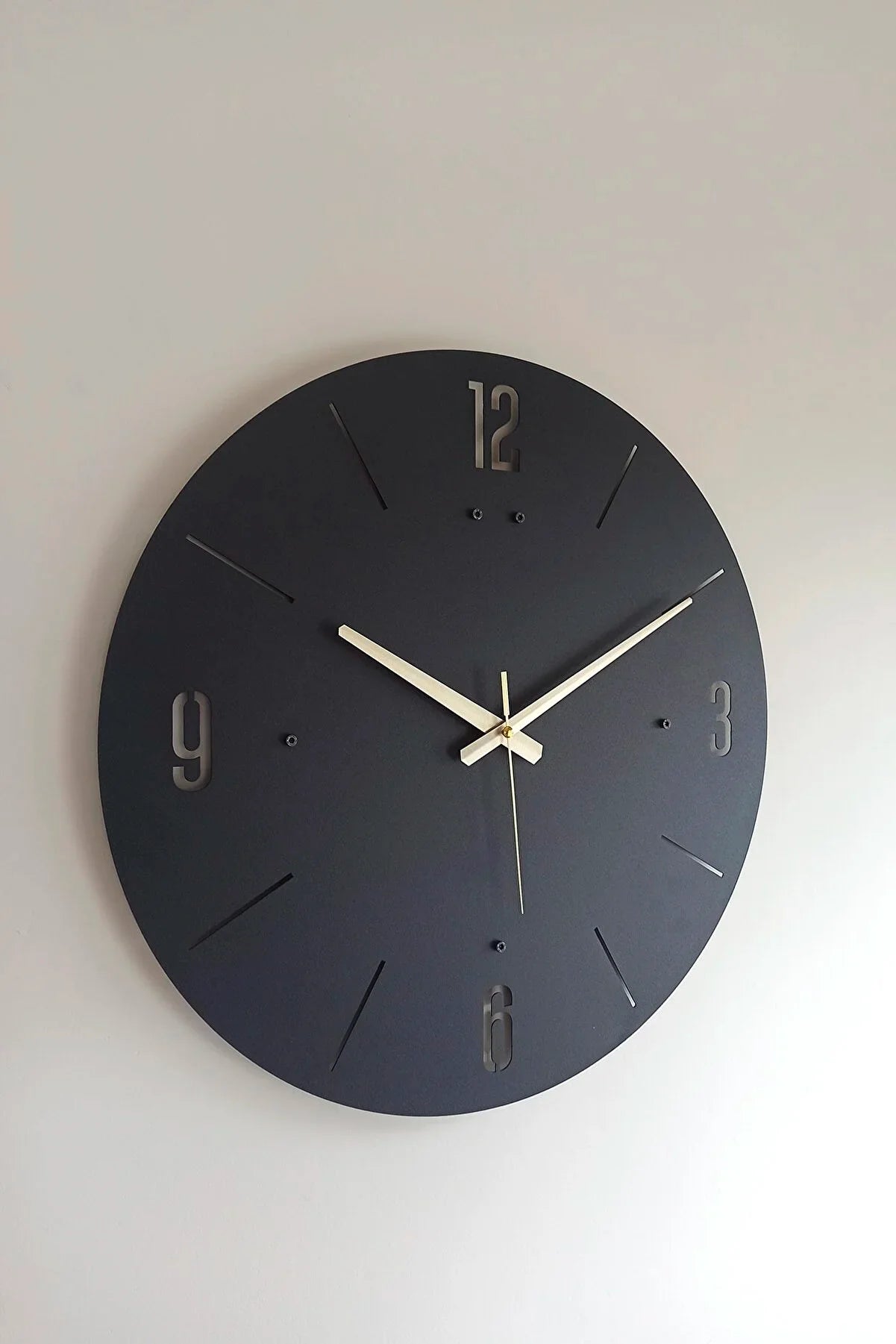 Elegant and Simple Wall Clock